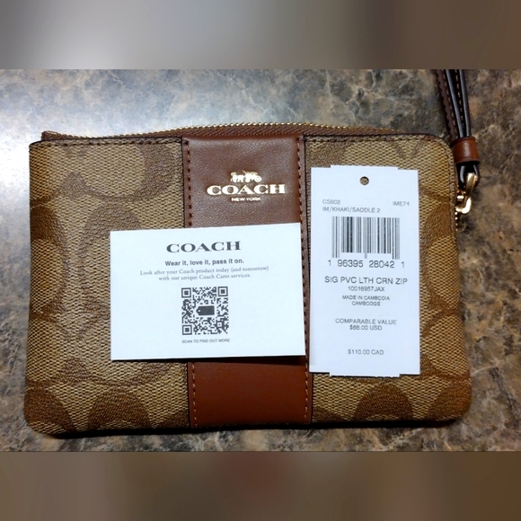 NWT Signature Coach Corner Zip Brown/Khaki wristlet! - Picture 5 of 5